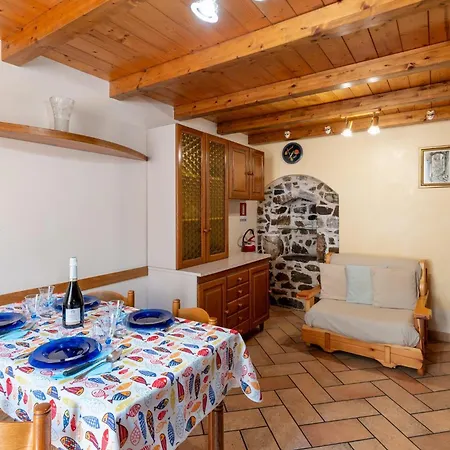 Guesthost - Cozy Loft Flat In * 圣雷默