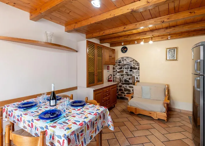 Guesthost - Cozy Loft Flat In * San Remo