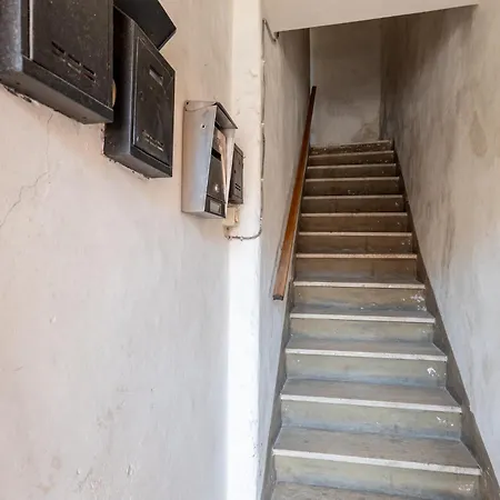 Guesthost - Cozy Loft Flat In * San Remo