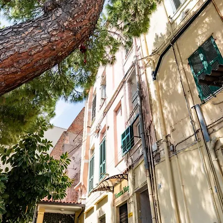 Apartament Guesthost - Cozy Loft Flat In San Remo